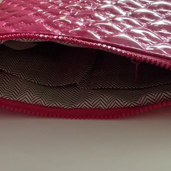 XOXO Fuchsia Quilted Wristlet/Clutch and Heart Purse NWT - Picture 6 of 8